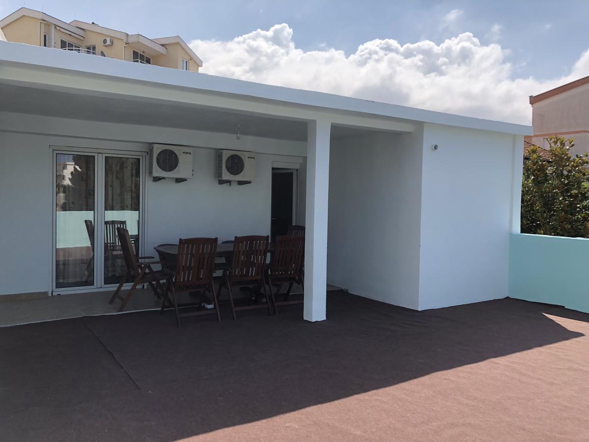 Val Apartments Bar Exterior photo